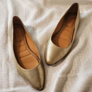 Gold-Dipped Flats
